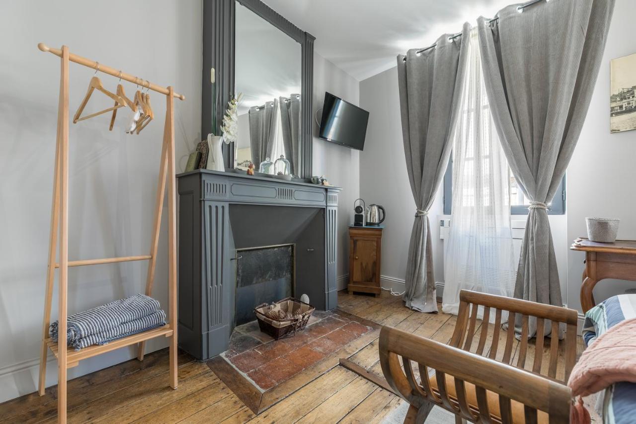 Le Logis D'Augustin Bed & Breakfast มง-เดอ-มาร์ซ็อง ภายนอก รูปภาพ