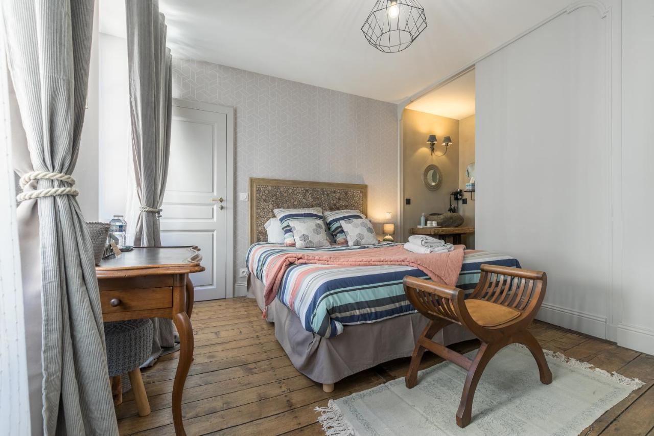 Le Logis D'Augustin Bed & Breakfast มง-เดอ-มาร์ซ็อง ภายนอก รูปภาพ